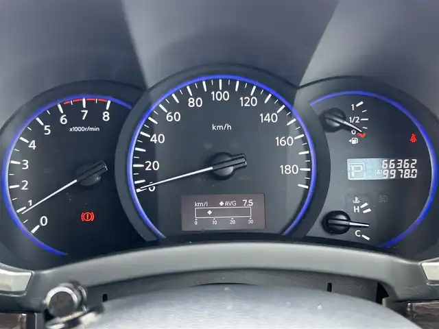 日産 エルグランド 250ハイウェイスター 熊本県 2011(平23)年 6.7万km ファントムブラック 純正SDナビDTV/・AM/FM/CD/DVD/BT/Ipod/AUX/SD/・フルセグTV/・バックカメラ/社外フリップダウンモニター（ALPINE)/アンチロックブレーキシステム/横滑り防止/ECOモード/電動格納ミラー/ウィンカードアミラー/両側パワースライド/サンシェード/ステアリングロック/フォグライト/オットマン/シガーソケット（フロント、荷室）/インテリキー