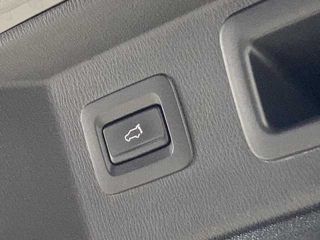 マツダ ＣＸ－８ 沖縄県 2018(平30)年 3.5万km マシーングレープレミアムM 禁煙車　/県外仕入　/社外１１インチナビ（XF11Z）/（フルセグＴＶ　Ｂｌｕｅｔｏｏｔｈ接続　ＣＤ　ＤＶＤ再生）/全方位カメラ　/ＥＴＣ　/ブラインドスポットモニター/後席モニター　/パワーバックドア　/クルーズコントロール　/コーナーセンサー/メモリー付きパワーシート/レザーシート　/ＬＥＤヘッドライト/オートライト