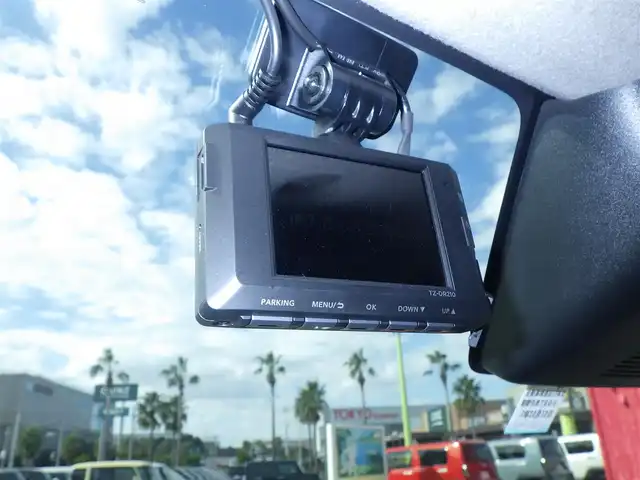 トヨタ ルーミー カスタムG－T 千葉県 2022(令4)年 3.3万km ブラックマイカメタリック/ファイアークォーツレッドメタリック スマートアシストIII/レーダークルーズコントロール/エコアイドル/両側パワースライドドア/ディスプレイオーディオ/純正地デジTV/【Bluetooth接続】/【Apple CarPlay　Android Auto対応】/バックカメラ/革巻きステアリング/ステアリングスイッチ/ETC/LEDヘッドライト/フォグライト/ウインカーミラー/コーナーセンサー/純正15インチアルミホイル/キーフリーシステム