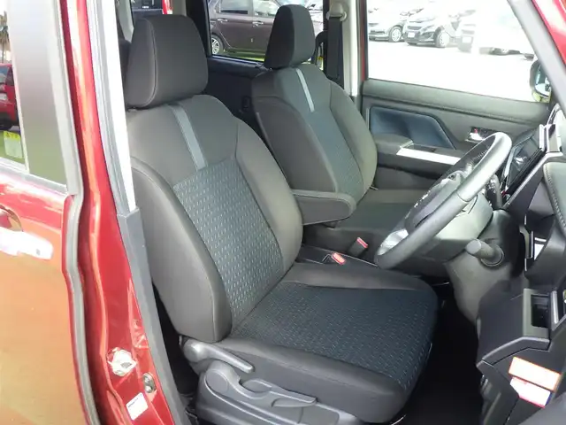 トヨタ ルーミー カスタムG－T 千葉県 2022(令4)年 3.3万km ブラックマイカメタリック/ファイアークォーツレッドメタリック スマートアシストIII/レーダークルーズコントロール/エコアイドル/両側パワースライドドア/ディスプレイオーディオ/純正地デジTV/【Bluetooth接続】/【Apple CarPlay　Android Auto対応】/バックカメラ/革巻きステアリング/ステアリングスイッチ/ETC/LEDヘッドライト/フォグライト/ウインカーミラー/コーナーセンサー/純正15インチアルミホイル/キーフリーシステム