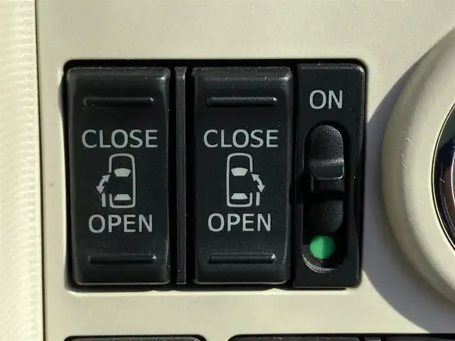 ダイハツ ムーヴ キャンバス G メイクアッフ SA Ⅱ 静岡県 2016(平28)年 8.3万km スムースグレーマイカメタリック/ファイアークォーツレッドメタリック 2トーン (株)IDOMが運営する【じしゃロン焼津店】の自社ローン専用車両になります。こちらは現金またはオートローンご利用時の価格です。自社ローンご希望の方は別途その旨お申付け下さい /社外ＳＤナビ/（フルセグＴＶ/Ｂｌｕｅｔｏｏｔｈ接続/ＣＤ/ＤＶＤ/ミュージックサーバー）/両側パワースライドドア/衝突軽減ブレーキ/バックカメラ/ＬＥＤヘッドライト/オートライト/プッシュスタート＆スマートキー