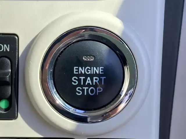 ダイハツ ムーヴ キャンバス G メイクアッフ SA Ⅱ 静岡県 2016(平28)年 8.3万km スムースグレーマイカメタリック/ファイアークォーツレッドメタリック 2トーン (株)IDOMが運営する【じしゃロン焼津店】の自社ローン専用車両になります。こちらは現金またはオートローンご利用時の価格です。自社ローンご希望の方は別途その旨お申付け下さい /社外ＳＤナビ/（フルセグＴＶ/Ｂｌｕｅｔｏｏｔｈ接続/ＣＤ/ＤＶＤ/ミュージックサーバー）/両側パワースライドドア/衝突軽減ブレーキ/バックカメラ/ＬＥＤヘッドライト/オートライト/プッシュスタート＆スマートキー