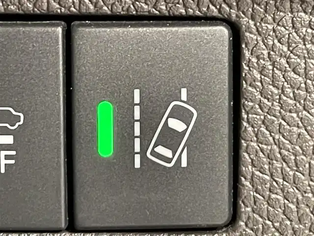 ホンダ フリード G ホンダセンシング 愛知県 2017(平29)年 7.7万km ホワイトオーキッドパール 純正ナビ【VXMー１７４VFi】/両側パワースライドドア/レーダークルーズコントロール/衝突軽減ブレーキ/車線逸脱警報/先行車発進告知/ビルトインＥＴＣ/アクセサリーソケット/ＥＣＯＮ/アイドリングストップ/ISOFIX/後席シェード/純正フロアマット