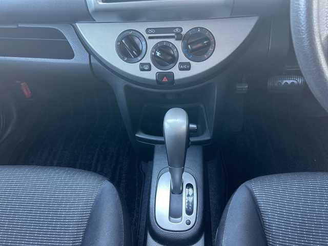 日産 ノート 15X 東京都 2009(平21)年 9万km ダイヤモンドシルバー 社外メモリナビ（AVIC-RZ201）/・TV/CD/DVD/USB/バックカメラ/盗難防止装置/電動格納ミラー/ドアバイザー/純正15インチアルミホイール/ETC/スペアキー1本