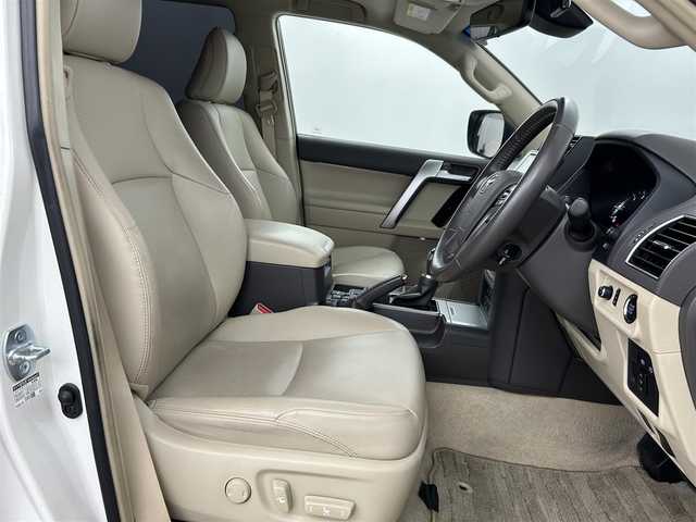 トヨタ ランドクルーザー プラド TX Lパッケージ 福岡県 2021(令3)年 9.4万km ホワイトパールクリスタルシャイン サンルーフ　/純正９型ナビ　/バックカメラ　/ビルトインＥＴＣ２．０　/前後ドラレコ　/レーダークルコン　/トヨタセーフティセンス/衝突軽減ブレーキ/レーンキープ/ヒルディセントコントロール/センターデフロック/本革シート/シートベンチレーション／ヒーター　/パワーシート/ＭＴモード付　/純正１９インチＡＷ/LEDヘッドライト