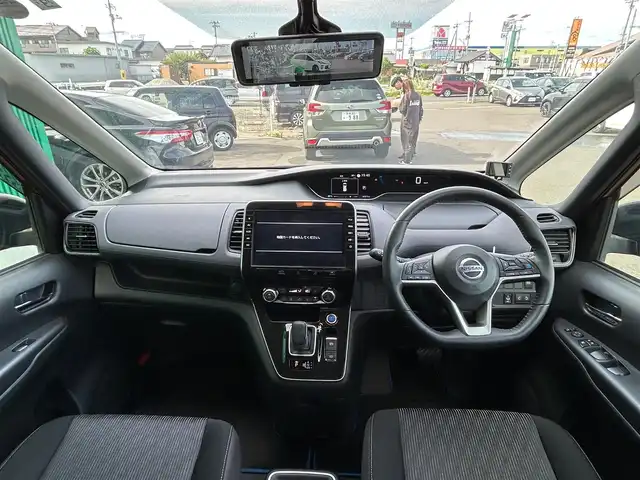 日産 セレナ e－パワー ハイウェイスター V 宮城県 2021(令3)年 4.7万km マルーンレッド 2トーン セーフティパックＡ/・ＳＲＳエアバッグ（サイド/カーテン）/・インテリジェントアラウンドビューモニター/・インテリジェントルームミラー/・ふらつき警報/・ヒーター付ドアミラー/リアオートエアコン/3列目ヒーターダクト/＝＝＝/プロパイロット/インテリジェントエマージェンシーブレーキ/踏み間違い衝突防止アシスト/車線逸脱防止支援システム/車線逸脱警報/後側方衝突防止支援システム/後側方車両検知警報/後退時車両検知警報/標識検知機能/前方衝突予測警報/コーナーセンサー/純正10インチナビ/・CD/DVD/・Bluetooth/・フルセグTV/ETC/ドライブレコーダー/ハンズフリーパワースライドドア（両側）/革巻きステアリング/ステアリングスイッチ/電動パーキングブレーキ/ブレーキホールド/LEDヘッドランプ/フォグランプ/オートライト/スマートキー＆プッシュスタート/スペアキー/電動格納ミラー/純正15インチAW/純正フロアマット/純正ドアバイザー