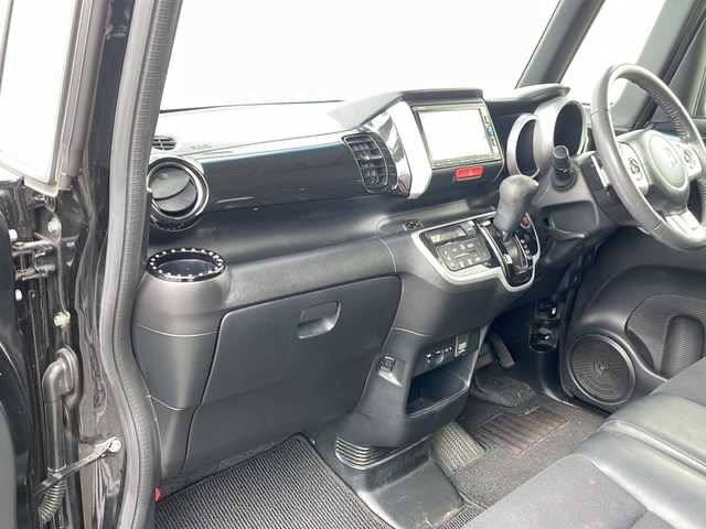 ホンダ Ｎ ＢＯＸ カスタム G ターボ Lパッケージ 愛媛県 2016(平28)年 5.7万km スマートブラック 純正SDナビ/バックカメラ/ETC/Bluetooth/フルセグTV/両側パワースライドドア/パドルシフト/純正フロアマット/純正15インチAW/ハーフレザーシート/オートHIDヘッドライト/LEDフォグランプ/スマートキー/スペアキー/アイドリングストップ/プッシュスタート/横滑り防止装置