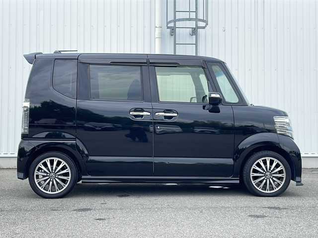 ホンダ Ｎ ＢＯＸ カスタム G ターボ Lパッケージ 愛媛県 2016(平28)年 5.7万km スマートブラック 純正SDナビ/バックカメラ/ETC/Bluetooth/フルセグTV/両側パワースライドドア/パドルシフト/純正フロアマット/純正15インチAW/ハーフレザーシート/オートHIDヘッドライト/LEDフォグランプ/スマートキー/スペアキー/アイドリングストップ/プッシュスタート/横滑り防止装置