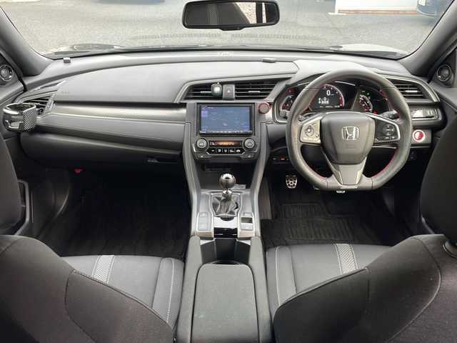 ホンダ シビック ハッチバック ホンダセンシング 山形県 2018(平30)年 7.9万km クリスタルブラックパール ・無限エアロ/・無限ステアリング/・無限シフトノブ/・無限テールレンズ/・ブリッツ車高調ZZ-R/・ブリッツマフラー/・ブリッツエアクリーナー/・HKSブローオフバルブ/・RAYS 18インチアルミ/・スロットルコントローラー/・SDナビ/CD/DVD/フルセグ/ＢＴ/・バックカメラ/・レーダークルーズコントロール/・純正アルミ（スタッドレス装着）車載