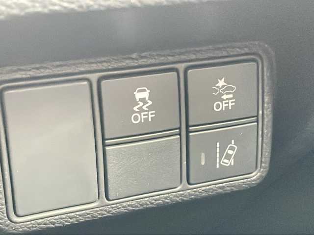 ホンダ シビック ハッチバック ホンダセンシング 山形県 2018(平30)年 7.9万km クリスタルブラックパール ・無限エアロ/・無限ステアリング/・無限シフトノブ/・無限テールレンズ/・ブリッツ車高調ZZ-R/・ブリッツマフラー/・ブリッツエアクリーナー/・HKSブローオフバルブ/・RAYS 18インチアルミ/・スロットルコントローラー/・SDナビ/CD/DVD/フルセグ/ＢＴ/・バックカメラ/・レーダークルーズコントロール/・純正アルミ（スタッドレス装着）車載