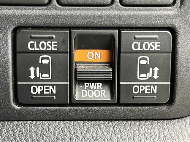 トヨタ ノア Si ダブルバイビーⅡ 宮城県 2019(平31)年 6.2万km ホワイトパールクリスタルシャイン 禁煙車/両側パワースライドドア/Toyota Safety Sense/・プリクラッシュセーフティ/・レーントレーシングアシスト/・クルーズコントロール/・オートマチックハイビーム/・パーキングサポートブレーキ/純正9型ナビ/・BT.CD.DVD.USB/フルセグTV/バックカメラ/ソナー(F.R)/ビルトインETC/ドライブレコーダー(F)/ハーフレザーシート/プッシュスタート/スマートキー×２/アイドリングストップ/LEDヘッドライト/フォグランプ/ロールサンシェード