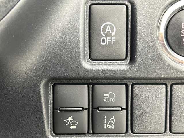 トヨタ ノア Si ダブルバイビーⅡ 宮城県 2019(平31)年 6.2万km ホワイトパールクリスタルシャイン 禁煙車/両側パワースライドドア/Toyota Safety Sense/・プリクラッシュセーフティ/・レーントレーシングアシスト/・クルーズコントロール/・オートマチックハイビーム/・パーキングサポートブレーキ/純正9型ナビ/・BT.CD.DVD.USB/フルセグTV/バックカメラ/ソナー(F.R)/ビルトインETC/ドライブレコーダー(F)/ハーフレザーシート/プッシュスタート/スマートキー×２/アイドリングストップ/LEDヘッドライト/フォグランプ/ロールサンシェード