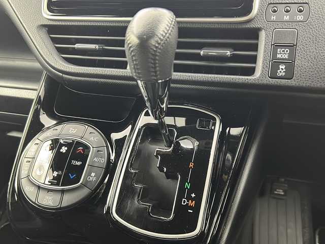 トヨタ ノア Si ダブルバイビーⅡ 宮城県 2019(平31)年 6.2万km ホワイトパールクリスタルシャイン 禁煙車/両側パワースライドドア/Toyota Safety Sense/・プリクラッシュセーフティ/・レーントレーシングアシスト/・クルーズコントロール/・オートマチックハイビーム/・パーキングサポートブレーキ/純正9型ナビ/・BT.CD.DVD.USB/フルセグTV/バックカメラ/ソナー(F.R)/ビルトインETC/ドライブレコーダー(F)/ハーフレザーシート/プッシュスタート/スマートキー×２/アイドリングストップ/LEDヘッドライト/フォグランプ/ロールサンシェード