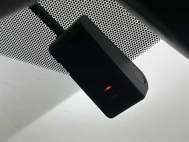 トヨタ ノア Si ダブルバイビーⅡ 宮城県 2019(平31)年 6.2万km ホワイトパールクリスタルシャイン 禁煙車/両側パワースライドドア/Toyota Safety Sense/・プリクラッシュセーフティ/・レーントレーシングアシスト/・クルーズコントロール/・オートマチックハイビーム/・パーキングサポートブレーキ/純正9型ナビ/・BT.CD.DVD.USB/フルセグTV/バックカメラ/ソナー(F.R)/ビルトインETC/ドライブレコーダー(F)/ハーフレザーシート/プッシュスタート/スマートキー×２/アイドリングストップ/LEDヘッドライト/フォグランプ/ロールサンシェード