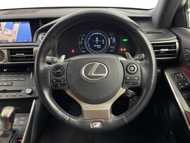 レクサス ＩＳ 300h Fスポーツ 鹿児島県 2015(平27)年 13万km ブラック 純正ナビ/（AM/FM/CD/DVD/Bluetooth/フルセグテレビ）/セーフティシステムプラス/・プリクラッシュセーフティ/・レーンディパーチャーアラート/・オートマチックハイビーム/・レーダークルーズコントロール/バックカメラ/ETC/前後ドライブレコーダー/レザーシート/シートヒーター/パワーシート/革巻きステアリング/ステアリングスイッチ/パドルシフト/LEDヘッドライト/オートライト/スマートキー/電動格納ミラー/純正18インチAW/純正フロアマット