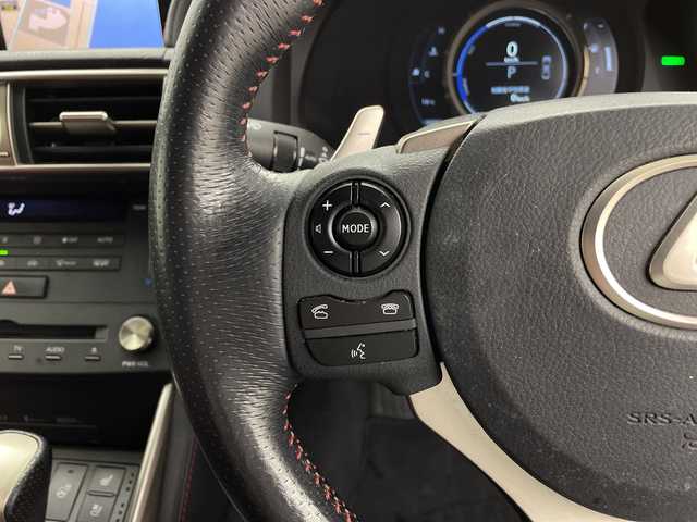 レクサス ＩＳ 300h Fスポーツ 鹿児島県 2015(平27)年 13万km ブラック 純正ナビ/（AM/FM/CD/DVD/Bluetooth/フルセグテレビ）/セーフティシステムプラス/・プリクラッシュセーフティ/・レーンディパーチャーアラート/・オートマチックハイビーム/・レーダークルーズコントロール/バックカメラ/ETC/前後ドライブレコーダー/レザーシート/シートヒーター/パワーシート/革巻きステアリング/ステアリングスイッチ/パドルシフト/LEDヘッドライト/オートライト/スマートキー/電動格納ミラー/純正18インチAW/純正フロアマット