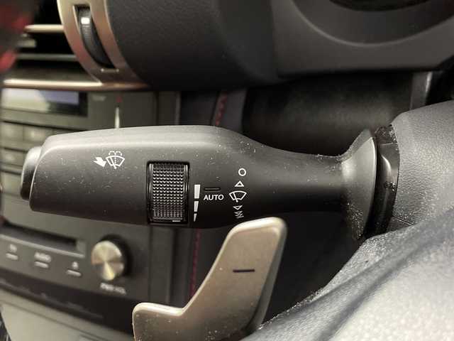 レクサス ＩＳ 300h Fスポーツ 鹿児島県 2015(平27)年 13万km ブラック 純正ナビ/（AM/FM/CD/DVD/Bluetooth/フルセグテレビ）/セーフティシステムプラス/・プリクラッシュセーフティ/・レーンディパーチャーアラート/・オートマチックハイビーム/・レーダークルーズコントロール/バックカメラ/ETC/前後ドライブレコーダー/レザーシート/シートヒーター/パワーシート/革巻きステアリング/ステアリングスイッチ/パドルシフト/LEDヘッドライト/オートライト/スマートキー/電動格納ミラー/純正18インチAW/純正フロアマット