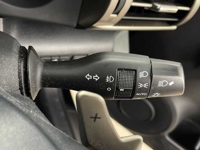 レクサス ＩＳ 300h Fスポーツ 鹿児島県 2015(平27)年 13万km ブラック 純正ナビ/（AM/FM/CD/DVD/Bluetooth/フルセグテレビ）/セーフティシステムプラス/・プリクラッシュセーフティ/・レーンディパーチャーアラート/・オートマチックハイビーム/・レーダークルーズコントロール/バックカメラ/ETC/前後ドライブレコーダー/レザーシート/シートヒーター/パワーシート/革巻きステアリング/ステアリングスイッチ/パドルシフト/LEDヘッドライト/オートライト/スマートキー/電動格納ミラー/純正18インチAW/純正フロアマット