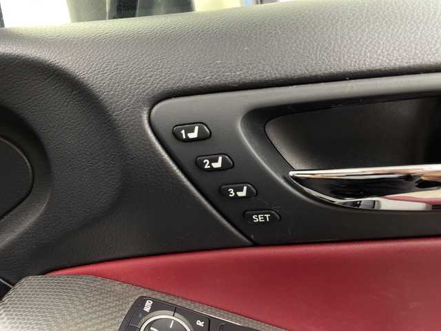 レクサス ＩＳ 300h Fスポーツ 鹿児島県 2015(平27)年 13万km ブラック 純正ナビ/（AM/FM/CD/DVD/Bluetooth/フルセグテレビ）/セーフティシステムプラス/・プリクラッシュセーフティ/・レーンディパーチャーアラート/・オートマチックハイビーム/・レーダークルーズコントロール/バックカメラ/ETC/前後ドライブレコーダー/レザーシート/シートヒーター/パワーシート/革巻きステアリング/ステアリングスイッチ/パドルシフト/LEDヘッドライト/オートライト/スマートキー/電動格納ミラー/純正18インチAW/純正フロアマット