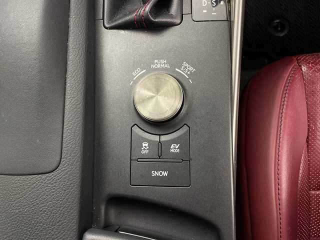 レクサス ＩＳ 300h Fスポーツ 鹿児島県 2015(平27)年 13万km ブラック 純正ナビ/（AM/FM/CD/DVD/Bluetooth/フルセグテレビ）/セーフティシステムプラス/・プリクラッシュセーフティ/・レーンディパーチャーアラート/・オートマチックハイビーム/・レーダークルーズコントロール/バックカメラ/ETC/前後ドライブレコーダー/レザーシート/シートヒーター/パワーシート/革巻きステアリング/ステアリングスイッチ/パドルシフト/LEDヘッドライト/オートライト/スマートキー/電動格納ミラー/純正18インチAW/純正フロアマット