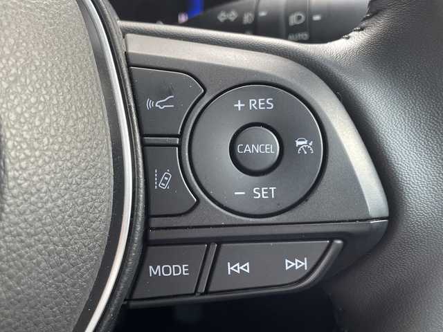 トヨタ カローラ クロス ハイブリッド Z 神奈川県 2023(令5)年 1.3万km アティチュードブラックマイカ ワンオーナー/プッシュスタート/ビルトインETC2.0/前後ドライブレコーダー/アラウンドビュー/クルーズコントロール/コーナーセンサー/車線逸脱防止装置/横滑り防止装置/ブラインドスポットモニター/プリクラッシュ/パワーシート/オートライト/オートハイビーム/電動格納ミラー/LEDライト、フォグライト/パワーバックドア/USB端子