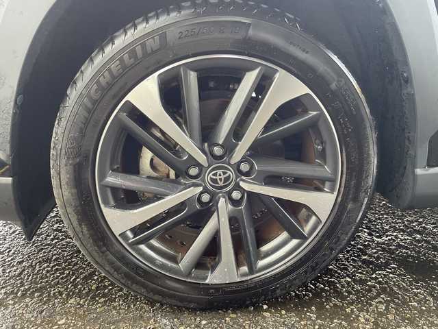 トヨタ カローラ クロス ハイブリッド Z 神奈川県 2023(令5)年 1.3万km アティチュードブラックマイカ ワンオーナー/プッシュスタート/ビルトインETC2.0/前後ドライブレコーダー/アラウンドビュー/クルーズコントロール/コーナーセンサー/車線逸脱防止装置/横滑り防止装置/ブラインドスポットモニター/プリクラッシュ/パワーシート/オートライト/オートハイビーム/電動格納ミラー/LEDライト、フォグライト/パワーバックドア/USB端子