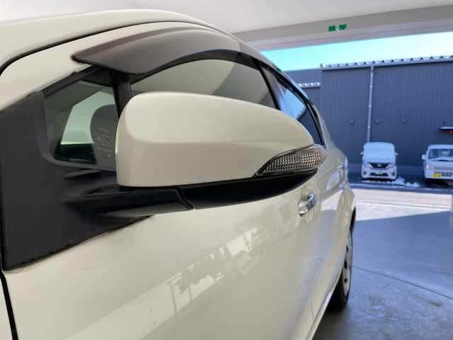 トヨタ アクア S スタイルブラック 長野県 2017(平29)年 7.9万km ライムホワイトパールクリスタルシャイン 純正SDナビ/（ワンセグTV＆CD＆SD＆BL＆AUX＆FM・AM）/バックカメラ/レーンディパーチャーアラート/衝突被害軽減システム/ETC/ステアリングスイッチ/シートヒーター（前席）/純正フロアマット/ドアバイザー/ナノイー/純正ホイールキャップ/電動格納ミラー/ウィンカーミラー/スマートキー/スペアキー１本/取扱説明書