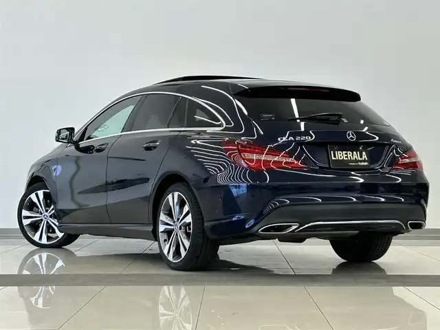 メルセデス・ベンツ ＣＬＡ２２０ 岡山県 2018(平30)年 3.7万km カバンサイトブルー 純正ナビ/Ｒカメラ/Ｂｌｕｅｔｏｏｔｈ/ＥＳＰ/パノラマガラスサンルーフ/アクティブブレーキASST/フルセグＴＶ/アテンションＡＳＳＴ/ブラインドスポットASST/アンビエントライト（１２色）/レーンキープASST/LEDヘッドライト/本革シート/ヒートシーター/パワーシート/ドラレコ/ダイナミックセレクト/アイドリングストップ/２ゾーンAAC/アクティブクルーズコントロール/オートワイパー/オートライト