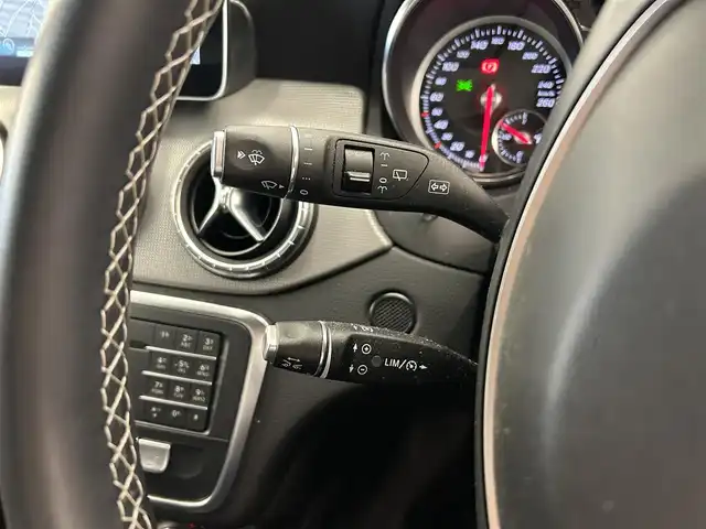 メルセデス・ベンツ ＣＬＡ２２０ 岡山県 2018(平30)年 3.7万km カバンサイトブルー 純正ナビ/Ｒカメラ/Ｂｌｕｅｔｏｏｔｈ/ＥＳＰ/パノラマガラスサンルーフ/アクティブブレーキASST/フルセグＴＶ/アテンションＡＳＳＴ/ブラインドスポットASST/アンビエントライト（１２色）/レーンキープASST/LEDヘッドライト/本革シート/ヒートシーター/パワーシート/ドラレコ/ダイナミックセレクト/アイドリングストップ/２ゾーンAAC/アクティブクルーズコントロール/オートワイパー/オートライト