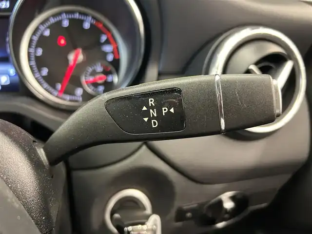 メルセデス・ベンツ ＣＬＡ２２０ 岡山県 2018(平30)年 3.7万km カバンサイトブルー 純正ナビ/Ｒカメラ/Ｂｌｕｅｔｏｏｔｈ/ＥＳＰ/パノラマガラスサンルーフ/アクティブブレーキASST/フルセグＴＶ/アテンションＡＳＳＴ/ブラインドスポットASST/アンビエントライト（１２色）/レーンキープASST/LEDヘッドライト/本革シート/ヒートシーター/パワーシート/ドラレコ/ダイナミックセレクト/アイドリングストップ/２ゾーンAAC/アクティブクルーズコントロール/オートワイパー/オートライト