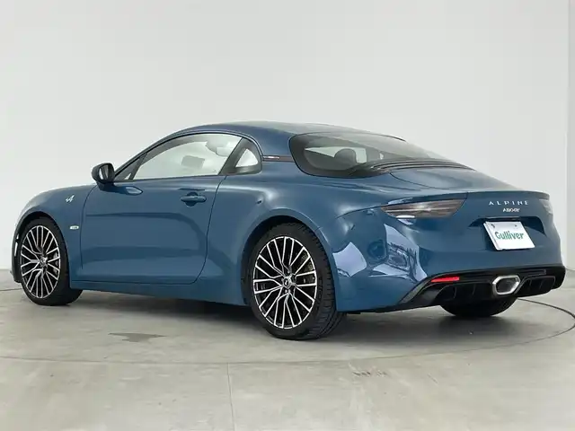 アルピーヌ ルノー アルピーヌ A110 GT 愛知県 2023(令5)年 0.5万km 青 Ａ１１０ＧＴ　/ブルーポンカラー限定１１０台　/7インチマルチファンクションタッチスクリーン/DOP　パナソニックナビゲーション/（Ａｐｐｌｅ　ＣａｒＰｌａｙ）/（Ａｎｄｒｏｉｄ　Ａｕｔｏ　）/ブルーステッチ入りブラックレザーシート/（リクライニング/リフター付き）/シートヒーター/ビルトＥＴＣ　/ゴールドキャリパー　/ＦＯＣＡＬサウンド　/アロイホイール　GRAND　PRIX/205/40/ZR18前輪/235/40/ZR18後輪/EBD（電子制御制動配分システム）付ABS/EBA（緊急時ブレーキアシスト）/パーキングセンサー（フロント・リア）＋リアカメラ/SPORTボタン（ノーマル/スポーツ/トラックモード）/クルーズコントロール/アルミ製パドルシフト