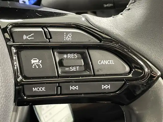 トヨタ ヤリスクロス ハイブリッド Z 愛知県 2021(令3)年 1万km ブラスゴールドメタリック/ブラックマイカ 2トーン 純正８インチナビ/プリクラッシュセーフティ/レーダークルーズコントロール/クリアランスソナー/レーントレーシングアシスト/先行車発進告知/電動パーキングブレーキ/ブレーキホールド/シートヒーター/ハーフレザー/前後ドライブレコーダー/ビルトインＥＴＣ/バックカメラ/USB入力端子/アクセサリーソケット/ＬＥＤヘッドライト/オートハイビーム/ISOFIX/フロアマット/純正18インチアルミホイール