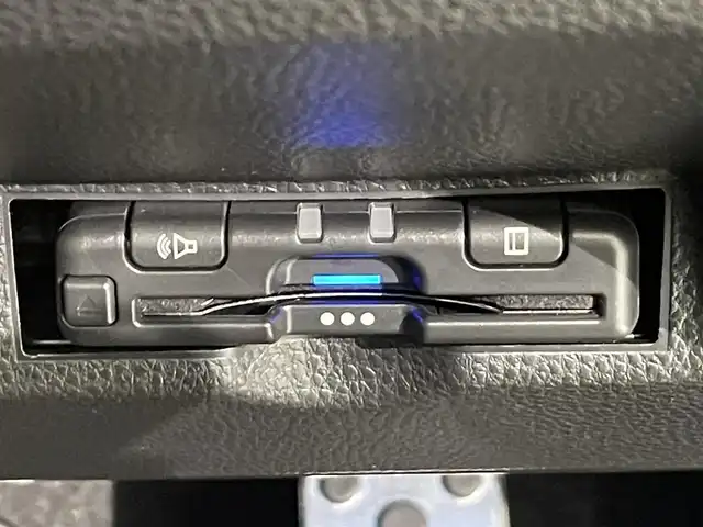 トヨタ ヤリスクロス ハイブリッド Z 愛知県 2021(令3)年 1万km ブラスゴールドメタリック/ブラックマイカ 2トーン 純正８インチナビ/プリクラッシュセーフティ/レーダークルーズコントロール/クリアランスソナー/レーントレーシングアシスト/先行車発進告知/電動パーキングブレーキ/ブレーキホールド/シートヒーター/ハーフレザー/前後ドライブレコーダー/ビルトインＥＴＣ/バックカメラ/USB入力端子/アクセサリーソケット/ＬＥＤヘッドライト/オートハイビーム/ISOFIX/フロアマット/純正18インチアルミホイール