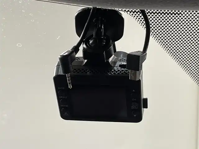 トヨタ ヤリスクロス ハイブリッド Z 愛知県 2021(令3)年 1万km ブラスゴールドメタリック/ブラックマイカ 2トーン 純正８インチナビ/プリクラッシュセーフティ/レーダークルーズコントロール/クリアランスソナー/レーントレーシングアシスト/先行車発進告知/電動パーキングブレーキ/ブレーキホールド/シートヒーター/ハーフレザー/前後ドライブレコーダー/ビルトインＥＴＣ/バックカメラ/USB入力端子/アクセサリーソケット/ＬＥＤヘッドライト/オートハイビーム/ISOFIX/フロアマット/純正18インチアルミホイール