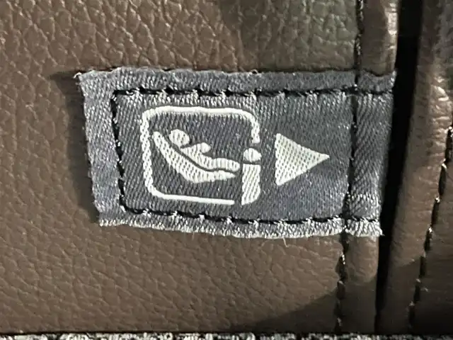 トヨタ ヤリスクロス ハイブリッド Z 愛知県 2021(令3)年 1万km ブラスゴールドメタリック/ブラックマイカ 2トーン 純正８インチナビ/プリクラッシュセーフティ/レーダークルーズコントロール/クリアランスソナー/レーントレーシングアシスト/先行車発進告知/電動パーキングブレーキ/ブレーキホールド/シートヒーター/ハーフレザー/前後ドライブレコーダー/ビルトインＥＴＣ/バックカメラ/USB入力端子/アクセサリーソケット/ＬＥＤヘッドライト/オートハイビーム/ISOFIX/フロアマット/純正18インチアルミホイール