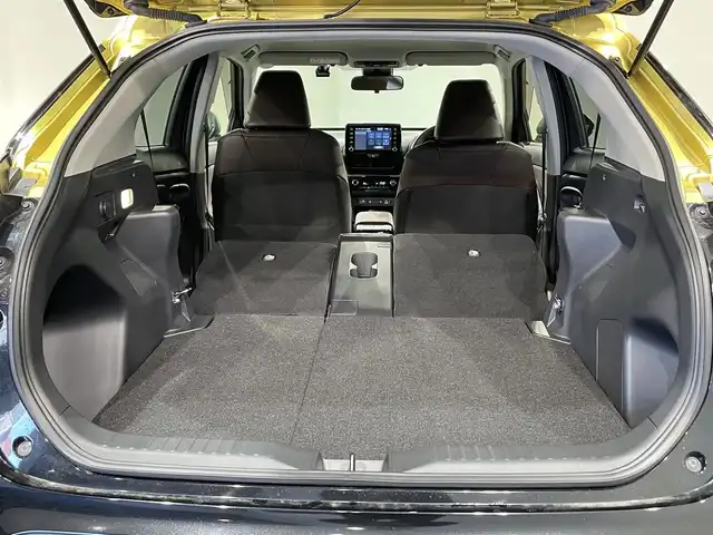 トヨタ ヤリスクロス ハイブリッド Z 愛知県 2021(令3)年 1万km ブラスゴールドメタリック/ブラックマイカ 2トーン 純正８インチナビ/プリクラッシュセーフティ/レーダークルーズコントロール/クリアランスソナー/レーントレーシングアシスト/先行車発進告知/電動パーキングブレーキ/ブレーキホールド/シートヒーター/ハーフレザー/前後ドライブレコーダー/ビルトインＥＴＣ/バックカメラ/USB入力端子/アクセサリーソケット/ＬＥＤヘッドライト/オートハイビーム/ISOFIX/フロアマット/純正18インチアルミホイール