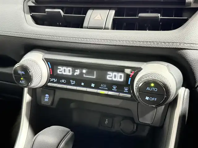 トヨタ ＲＡＶ４ X 大阪府 2021(令3)年 2.1万km アティチュードブラックマイカ 純正ディスプレイオーディオ/フルセグテレビ/バックカメラ/Bluetooth/衝突軽減/ETC/前方ドライブレコーダー/レーダークルーズコントロール/クリアランスソナー/LEDライト/プッシュスタート/スマートキー/ブラインドスポットモニター/オートライト/オートエアコン/電格ミラー/フォグランプ