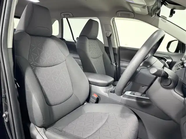 トヨタ ＲＡＶ４ X 大阪府 2021(令3)年 2.1万km アティチュードブラックマイカ 純正ディスプレイオーディオ/フルセグテレビ/バックカメラ/Bluetooth/衝突軽減/ETC/前方ドライブレコーダー/レーダークルーズコントロール/クリアランスソナー/LEDライト/プッシュスタート/スマートキー/ブラインドスポットモニター/オートライト/オートエアコン/電格ミラー/フォグランプ