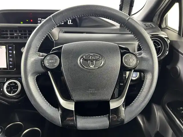 トヨタ アクア クロスオーバー グラム 佐賀県 2019(令1)年 2.3万km ベージュ 純正ナビ/ワンセグTV/CD/DVD/Bluetooth/FM/AM/バックカメラ/衝突軽減ブレーキ/前後ドライブレコーダー/オートライト/ハーフレザー調シート/スマートキー/プッシュスタート/純正フロアマット/ドアバイザー/ルーフレール/取扱説明書