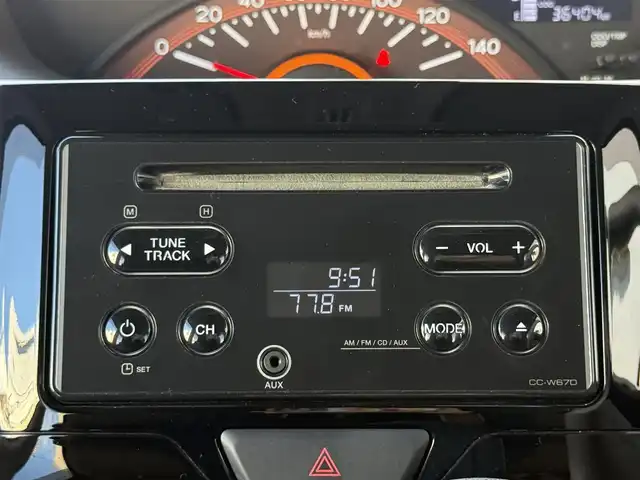 ダイハツ タント X SA Ⅲ 愛知県 2017(平29)年 3.7万km ブラックマイカメタリック /禁煙//ワンオーナー//純正オーディオ//パワースライドドア//オートライト//オートハイビーム//アイドリングストップ//オートリトラウィンカーミラー//ステアリングスイッチ//衝突回避支援ブレーキ//衝突警報//車線逸脱警報//誤発進抑制制御//先行車発進お知らせ//コーナーセンサー//スマートキー//プッシュスタート//純正フロアマット//純正ドアバイザー//保証書//取扱説明書//ディーラー記録簿//スペアキー