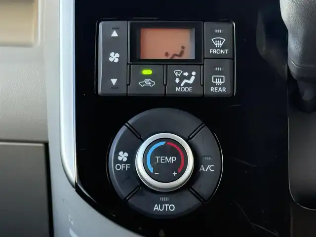 ダイハツ タント X SA Ⅲ 愛知県 2017(平29)年 3.7万km ブラックマイカメタリック /禁煙//ワンオーナー//純正オーディオ//パワースライドドア//オートライト//オートハイビーム//アイドリングストップ//オートリトラウィンカーミラー//ステアリングスイッチ//衝突回避支援ブレーキ//衝突警報//車線逸脱警報//誤発進抑制制御//先行車発進お知らせ//コーナーセンサー//スマートキー//プッシュスタート//純正フロアマット//純正ドアバイザー//保証書//取扱説明書//ディーラー記録簿//スペアキー