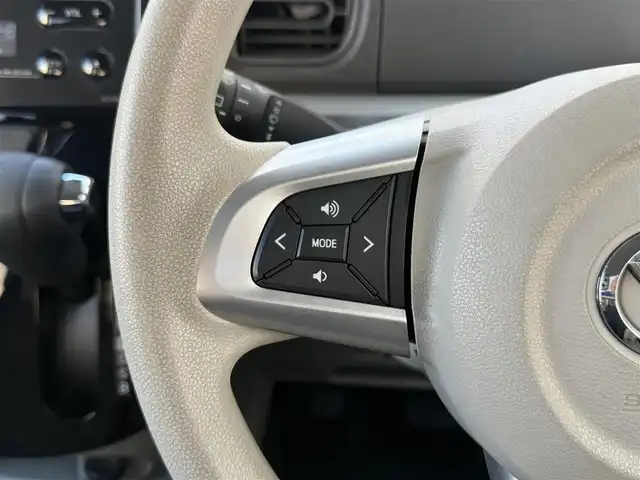 ダイハツ タント X SA Ⅲ 愛知県 2017(平29)年 3.7万km ブラックマイカメタリック /禁煙//ワンオーナー//純正オーディオ//パワースライドドア//オートライト//オートハイビーム//アイドリングストップ//オートリトラウィンカーミラー//ステアリングスイッチ//衝突回避支援ブレーキ//衝突警報//車線逸脱警報//誤発進抑制制御//先行車発進お知らせ//コーナーセンサー//スマートキー//プッシュスタート//純正フロアマット//純正ドアバイザー//保証書//取扱説明書//ディーラー記録簿//スペアキー