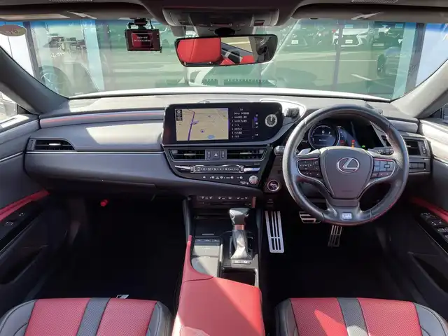 レクサス ＥＳ 300h Fスポーツ 香川県 2021(令3)年 2.9万km ホワイトノーヴァガラスフレーク 登録時走行距離；28909km/サンルーフ/純正ナビ/全方位カメラ/ETC２．０/レクサスセーフティーセンス/・プリクラッシュセーフティー/・レーンディパーチャーアラート/・レーダークルーズコントロール/・オートマチックハイビーム/ブラインドスポットモニター/クリアランスソナー/シートメモリー/パワーシート/シートヒーター/ベンチレーション/革巻きステアリング/ステアリングリモコン/パドルシフト/電動リアゲート/LEDヘッドライト/純正フロアマット/スマートキー