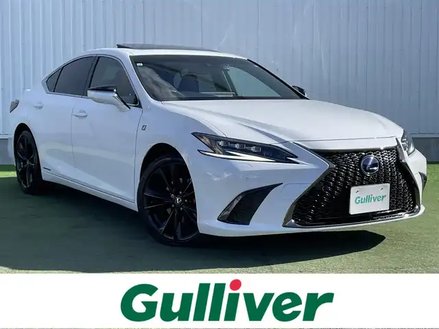 レクサス ＥＳ 300h Fスポーツ 香川県 2021(令3)年 2.9万km ホワイトノーヴァガラスフレーク 登録時走行距離；28909km/サンルーフ/純正ナビ/全方位カメラ/ETC２．０/レクサスセーフティーセンス/・プリクラッシュセーフティー/・レーンディパーチャーアラート/・レーダークルーズコントロール/・オートマチックハイビーム/ブラインドスポットモニター/クリアランスソナー/シートメモリー/パワーシート/シートヒーター/ベンチレーション/革巻きステアリング/ステアリングリモコン/パドルシフト/電動リアゲート/LEDヘッドライト/純正フロアマット/スマートキー