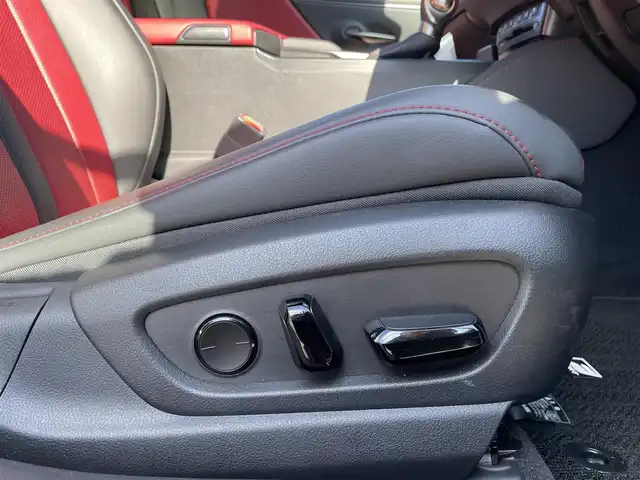 レクサス ＥＳ 300h Fスポーツ 香川県 2021(令3)年 2.9万km ホワイトノーヴァガラスフレーク 登録時走行距離；28909km/サンルーフ/純正ナビ/全方位カメラ/ETC２．０/レクサスセーフティーセンス/・プリクラッシュセーフティー/・レーンディパーチャーアラート/・レーダークルーズコントロール/・オートマチックハイビーム/ブラインドスポットモニター/クリアランスソナー/シートメモリー/パワーシート/シートヒーター/ベンチレーション/革巻きステアリング/ステアリングリモコン/パドルシフト/電動リアゲート/LEDヘッドライト/純正フロアマット/スマートキー