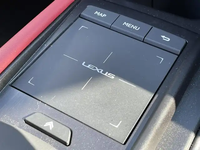 レクサス ＥＳ 300h Fスポーツ 香川県 2021(令3)年 2.9万km ホワイトノーヴァガラスフレーク 登録時走行距離；28909km/サンルーフ/純正ナビ/全方位カメラ/ETC２．０/レクサスセーフティーセンス/・プリクラッシュセーフティー/・レーンディパーチャーアラート/・レーダークルーズコントロール/・オートマチックハイビーム/ブラインドスポットモニター/クリアランスソナー/シートメモリー/パワーシート/シートヒーター/ベンチレーション/革巻きステアリング/ステアリングリモコン/パドルシフト/電動リアゲート/LEDヘッドライト/純正フロアマット/スマートキー