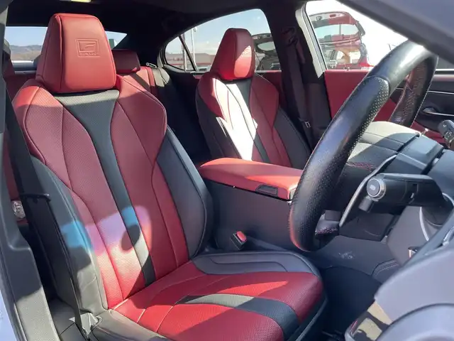 レクサス ＥＳ 300h Fスポーツ 香川県 2021(令3)年 2.9万km ホワイトノーヴァガラスフレーク 登録時走行距離；28909km/サンルーフ/純正ナビ/全方位カメラ/ETC２．０/レクサスセーフティーセンス/・プリクラッシュセーフティー/・レーンディパーチャーアラート/・レーダークルーズコントロール/・オートマチックハイビーム/ブラインドスポットモニター/クリアランスソナー/シートメモリー/パワーシート/シートヒーター/ベンチレーション/革巻きステアリング/ステアリングリモコン/パドルシフト/電動リアゲート/LEDヘッドライト/純正フロアマット/スマートキー