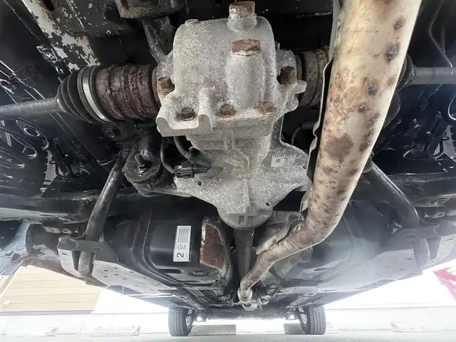 マツダ デミオ 13C 秋田県 2017(平29)年 10.3万km スノーフレイクホワイトパールマイカ ４WD/純正SDナビ（DVD/CD/BT/AM/FM/USB）/フルセグ（走行中視聴不可能）/社外１５インチアルミ（冬タイヤ装着）/スマートキー/アイドリングストップ/プッシュスタート/MTモード付AT/ステアリングスイッチ/ETC/純正フロアマット/パワーステアリング/パワーウィンドウ/ヘッドライトレベライザー/横滑り防止/盗難防止装置/寒冷地仕様/電動格納ウィンカーミラー/保証書/取扱説明書/記録簿