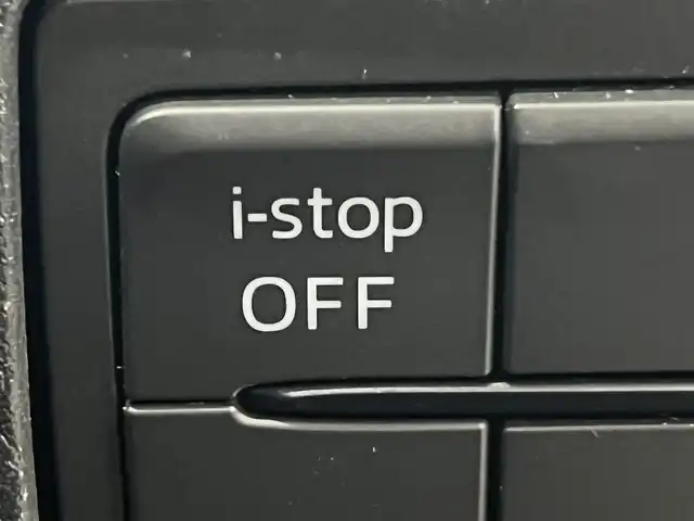 マツダ デミオ 13C 秋田県 2017(平29)年 10.3万km スノーフレイクホワイトパールマイカ ４WD/純正SDナビ（DVD/CD/BT/AM/FM/USB）/フルセグ（走行中視聴不可能）/社外１５インチアルミ（冬タイヤ装着）/スマートキー/アイドリングストップ/プッシュスタート/MTモード付AT/ステアリングスイッチ/ETC/純正フロアマット/パワーステアリング/パワーウィンドウ/ヘッドライトレベライザー/横滑り防止/盗難防止装置/寒冷地仕様/電動格納ウィンカーミラー/保証書/取扱説明書/記録簿