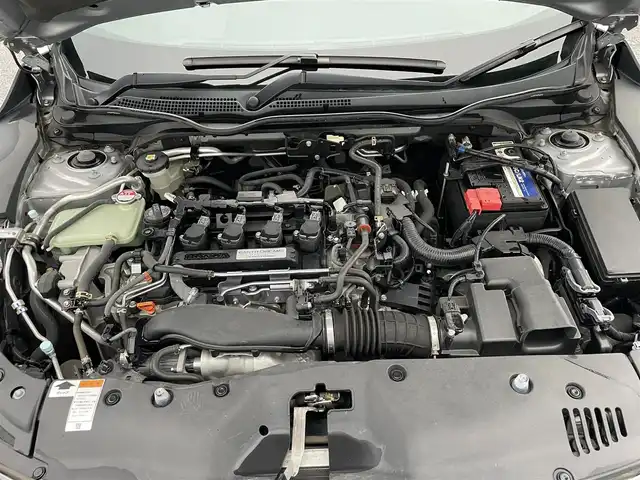 ホンダ シビック セダン 滋賀県 2019(平31)年 4.1万km ルナシルバーM ワンオーナー/純正ナビ/・Bluetooth/・フルセグ/・CD/DVD/バックカメラ/ETC/純正ドライブレコーダー/アダプティブクルーズコントロール/革巻きステアリング/ステアリングリモコン/パドルシフト/前席シートヒーター/オートブレーキホールド/シートリフター/オートリトラミラー/LEDオートライト/フォグライト/先行車発進告知/標識認識機能/社外AW付スタットレスタイヤ２本/スマートキー